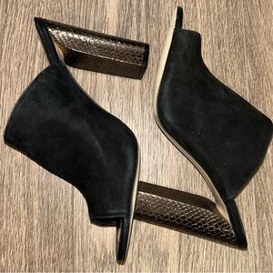 Calvin Klein Women’s Janica Mules 34E2226 Size 9